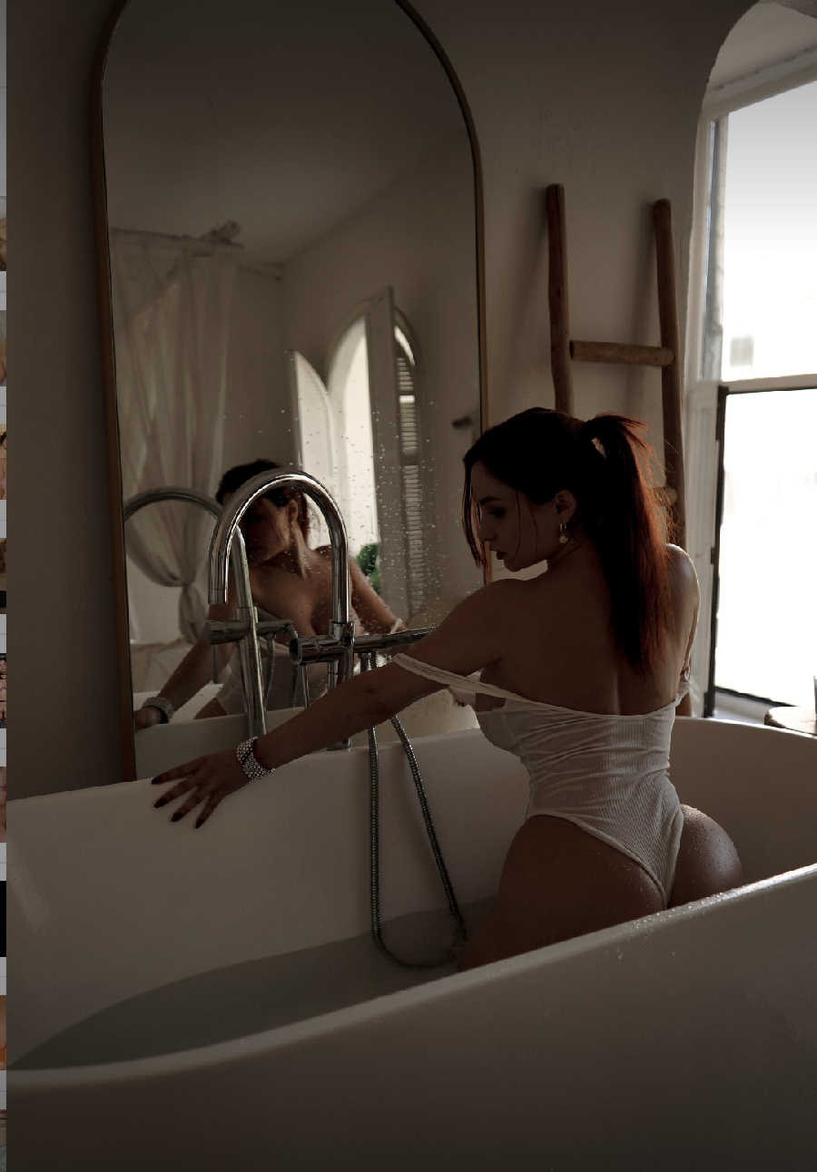 A playful frame from Miranda Faith nude — online in Xian