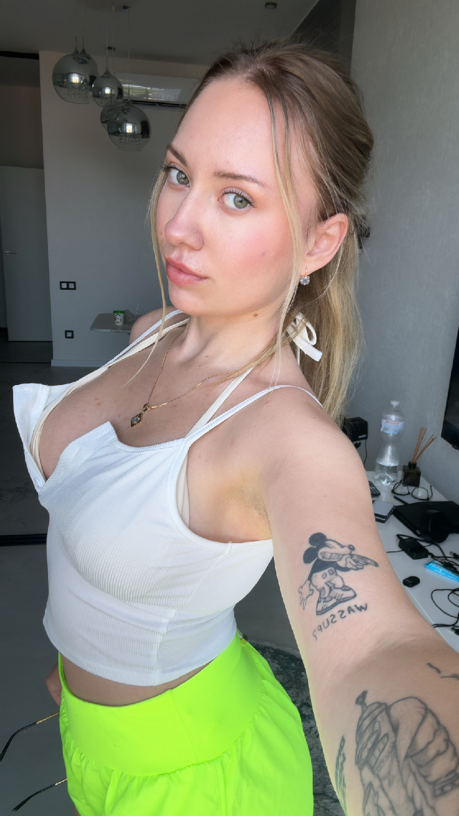 KateV in her underwear in Xian