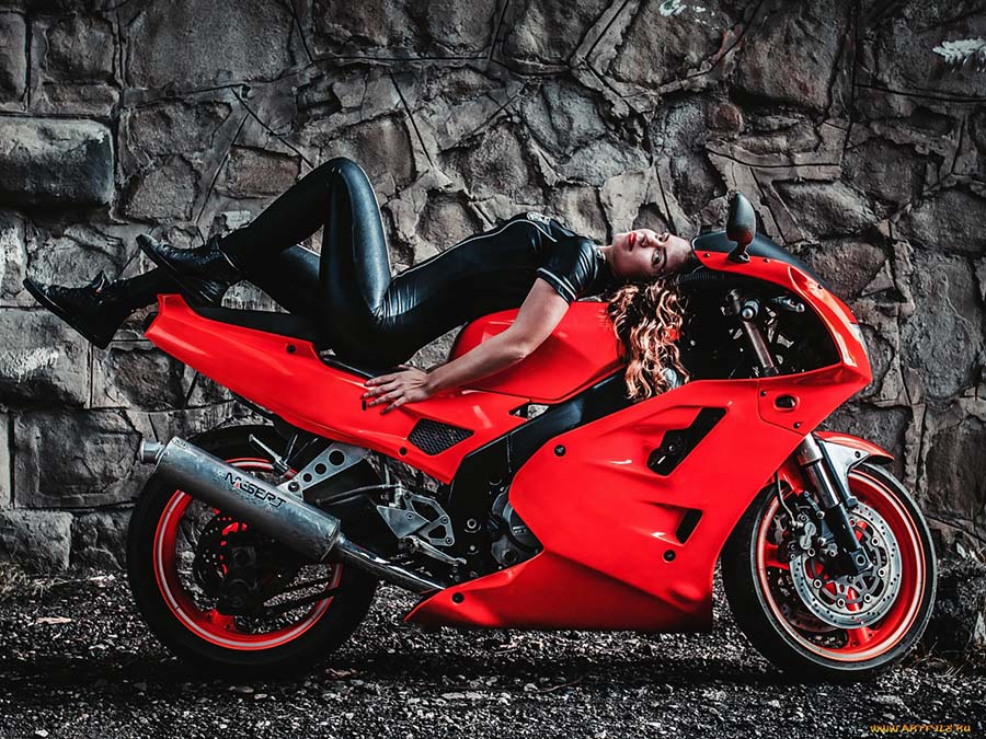 Beautiful girl Beautiful girls and motorcycles in Xian