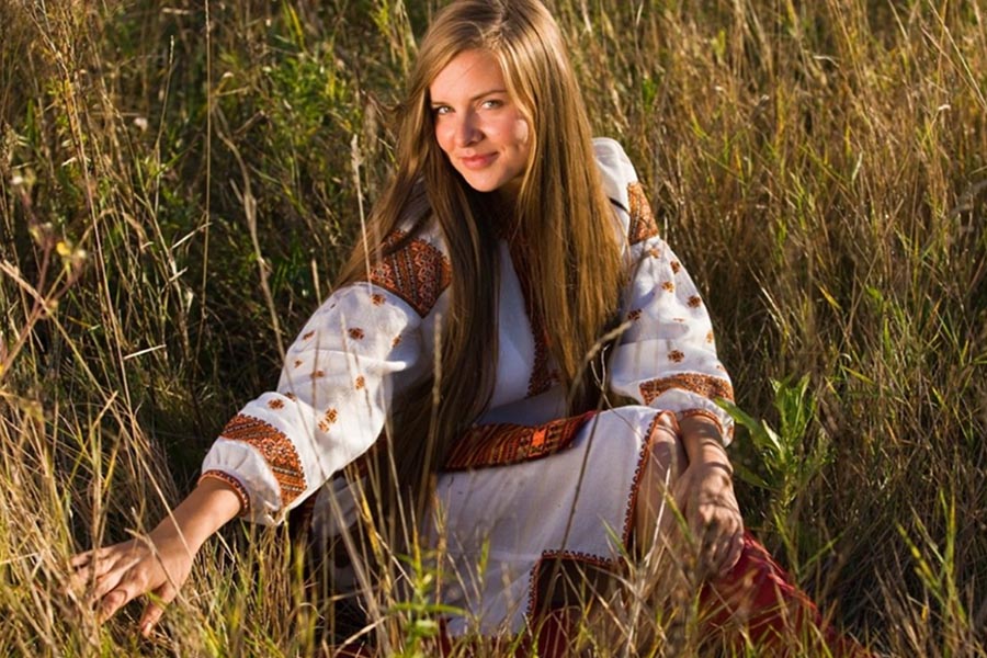 Model Women in Slavic costumes in Xian