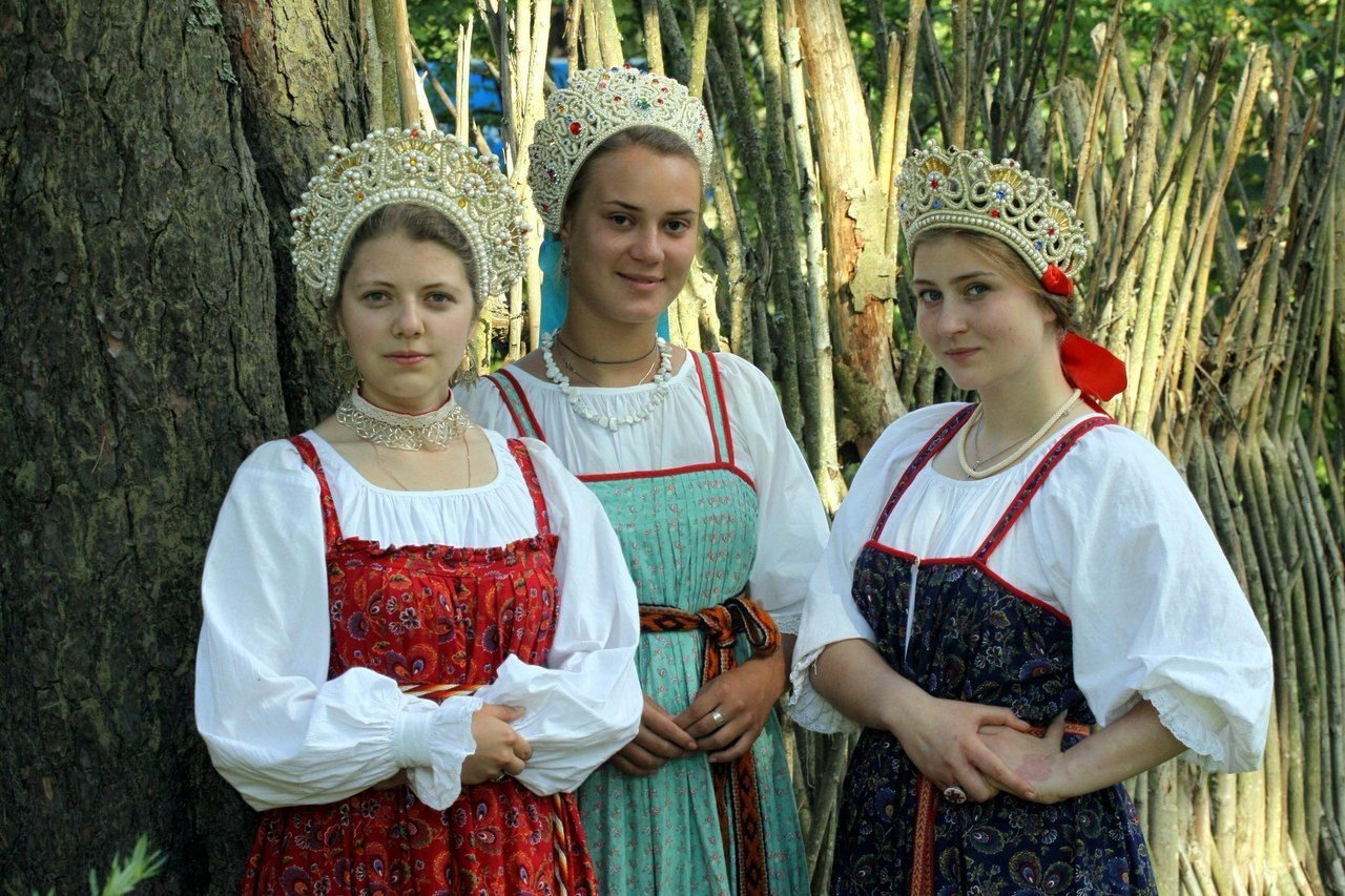 Sexy model Girls in Slavic costumes in Xian